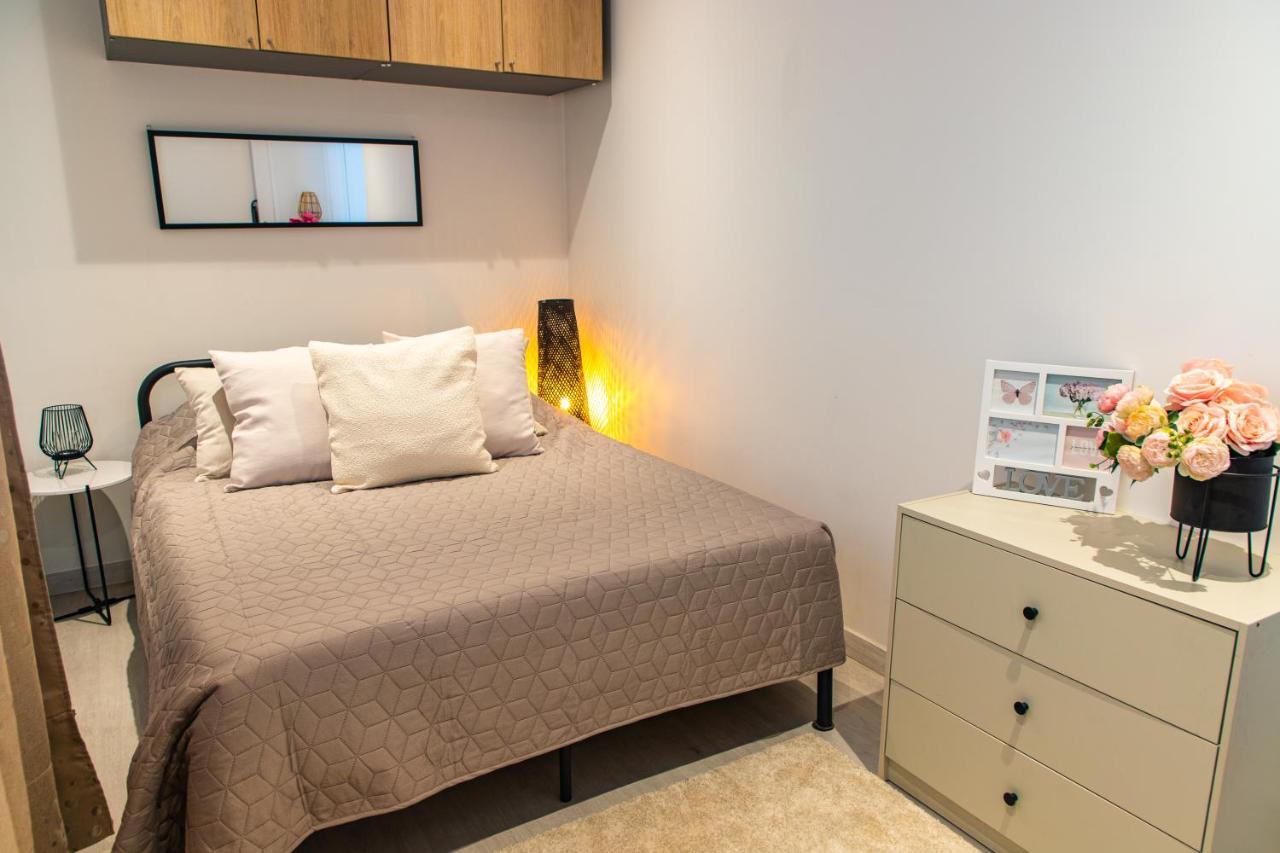 Le Victorieux - Appart 2 Pieces -Proche Paris Клиши Экстерьер фото